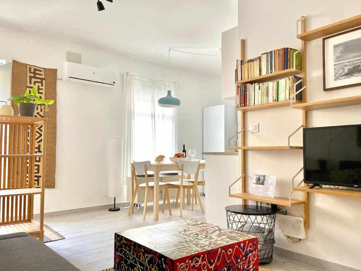 Monkeys Apartments Los Viajantes Seville Exterior photo